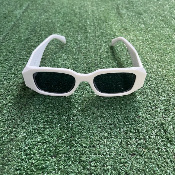 Prada sunglasses - Picture 1 of 7
